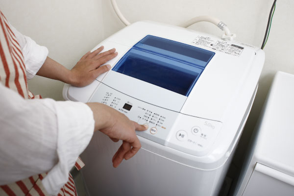 哪位容易使用立式和鼓式？ 立式洗衣机，洗涤力和价格是魅力