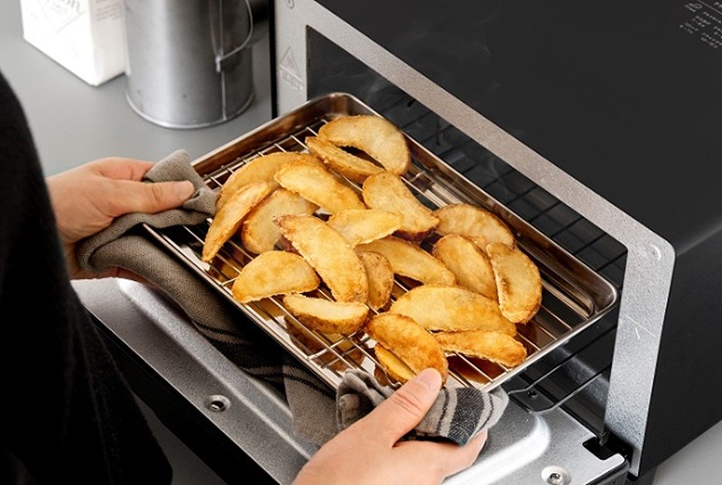 sakkuri热呼呼。每天有用的再烘烤烤面包机。