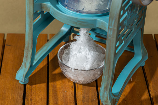 假如做刨冰机选法fuwafuwanokaki冰的话，刃的高度控制以及锋利度重要