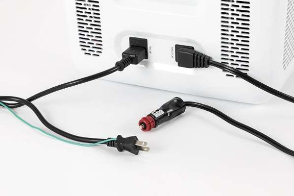 根据手提式冰箱选法用途在供电方法hao检查室内以及车内使用的|AC电源、ＤＣ电源对应