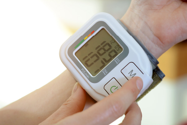 把血压计用于的正确的血压的测量高血压和低血压的数值的大致目标