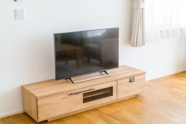 检查65英寸电视选法电视的种类的液晶电视