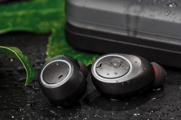 是漂亮的无线入耳式耳机选法防水规格的话由于突然的雨安心